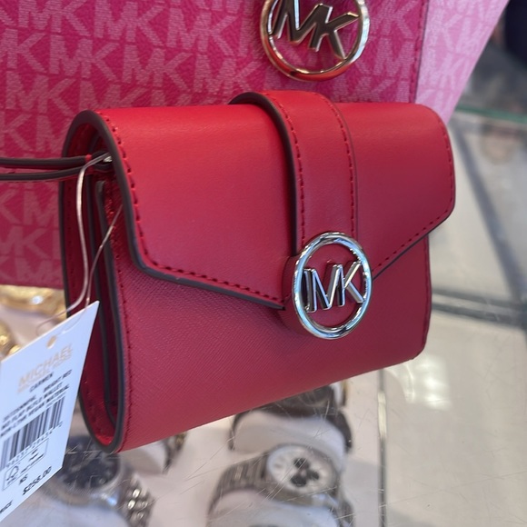 MICHAEL KORS
Carmen Medium Faux Leather Wallet
Bright Red
NWT - Picture 2 of 16
